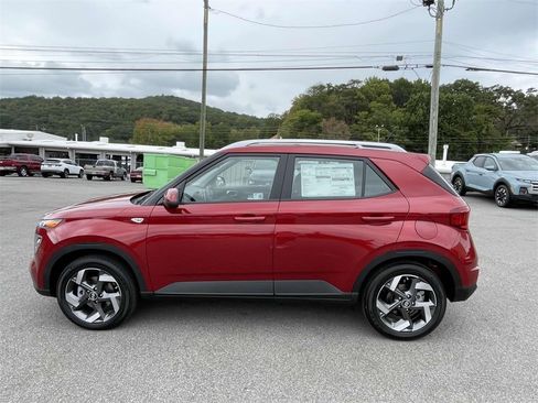 New 2026 Hyundai Venue SEL image 3