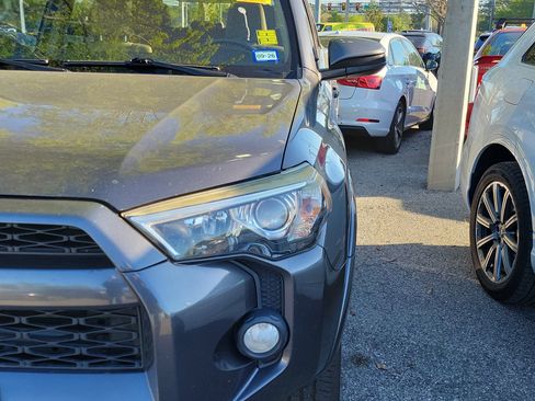 Used 2017 Toyota 4Runner SR5 image 3