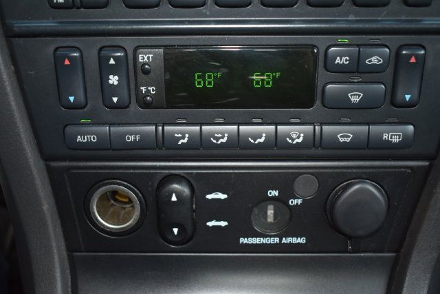 Used 2002 Ford Thunderbird RWD image 6
