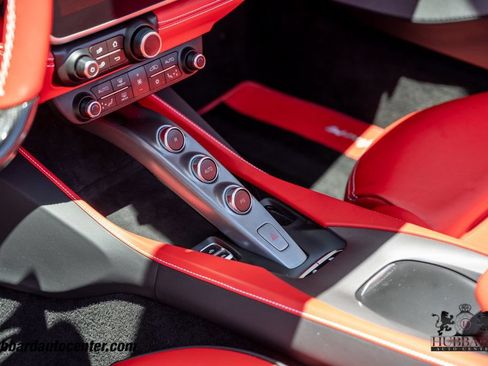 Used 2022 Ferrari Portofino M RWD image 19