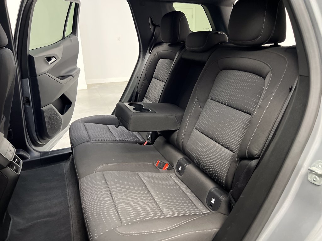 Used 2025 Chevrolet Equinox LT FWD image 16