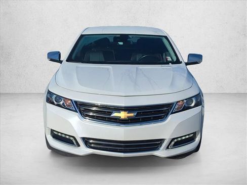 Used 2017 Chevrolet Impala Premier w/ Enhanced Convenience Package image 2