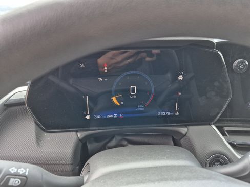 Used 2025 Chevrolet TrailBlazer LT AWD/4WD image 10