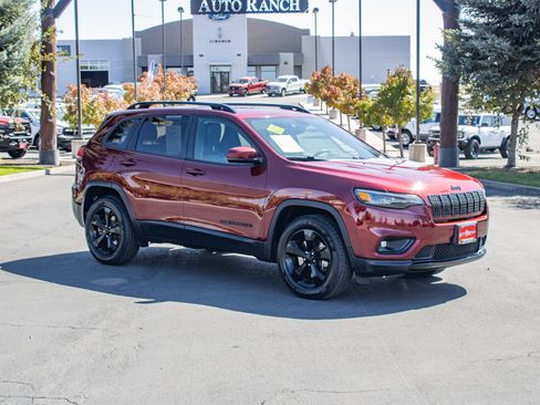 Used 2019 Jeep Cherokee Latitude Plus AWD/4WD image 2