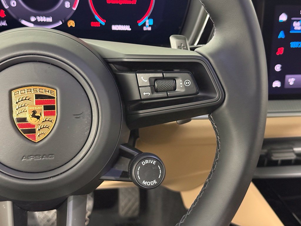 Certified 2024 Porsche Cayenne AWD/4WD image 22