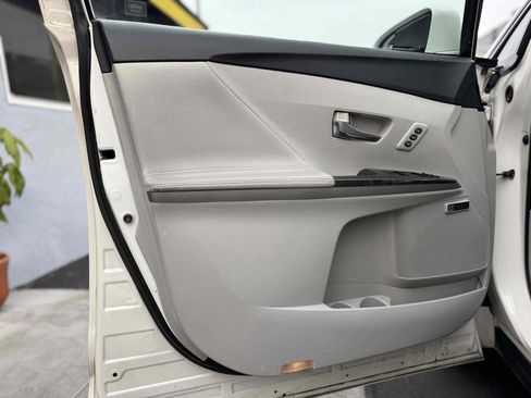 Used 2015 Toyota Venza XLE w/ XLE Premium Package image 36