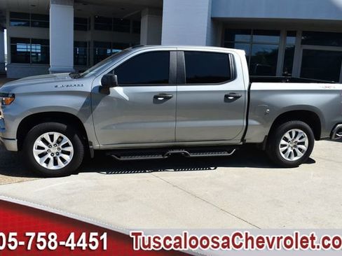 Used 2025 Chevrolet Silverado 1500 Custom image 6