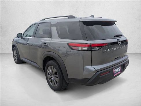 Used 2025 Nissan Pathfinder SV FWD image 7