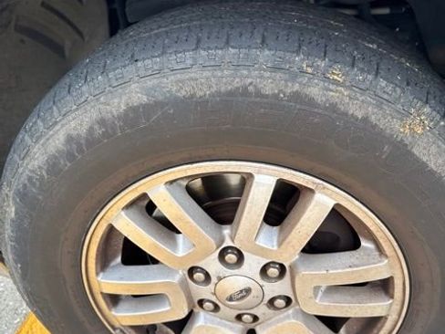 Used 2014 Ford Expedition EL XLT w/ Equipment Group 202A RWD image 28