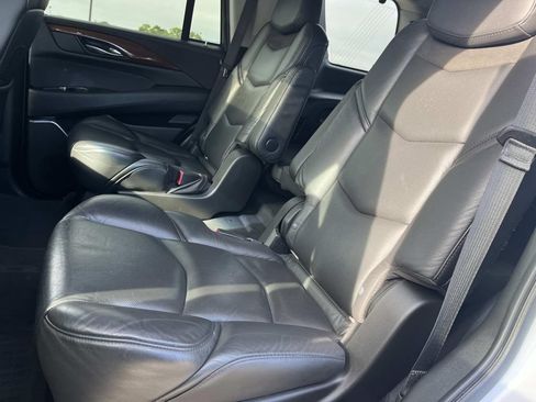 Used 2020 Cadillac Escalade Luxury AWD/4WD image 23