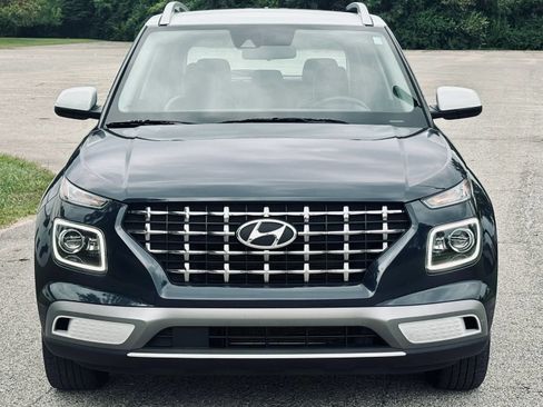 Used 2021 Hyundai Venue FWD image 11