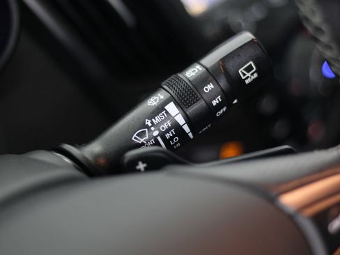 Used 2016 Hyundai Veloster Turbo FWD image 17
