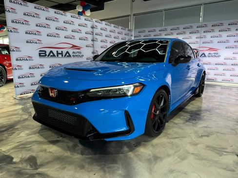 Used 2023 Honda Civic Type R image 2