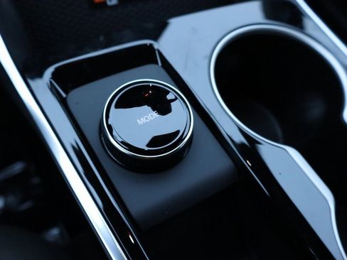 New 2026 Chevrolet Equinox LT w/ Convenience Package II image 13