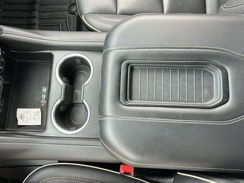 Used 2022 GMC Yukon SLT w/ SLT Luxury Package image 20