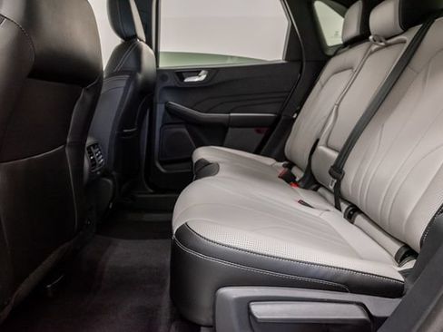 Used 2025 Ford Escape SE w/ PHEV Premium Package FWD image 21