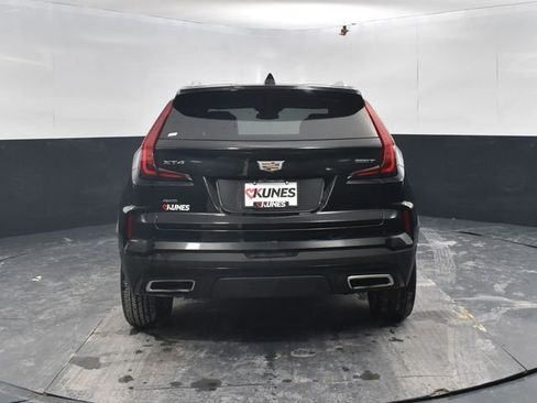 Used 2024 Cadillac XT4 Premium Luxury image 8