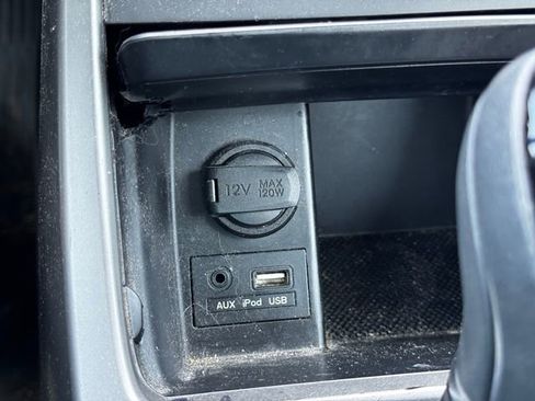 Used 2015 Hyundai Elantra SE FWD image 30