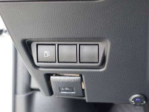 Used 2023 Toyota Prius XLE FWD image 18