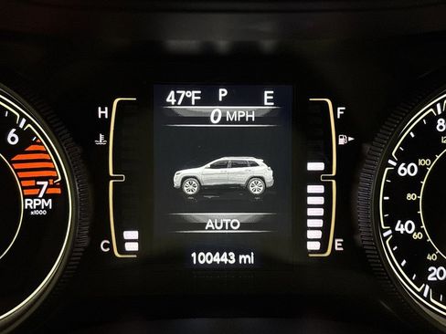 Used 2019 Jeep Cherokee Latitude Plus w/ Cold Weather Group image 37