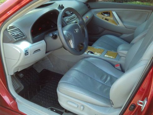Used 2007 Toyota Camry XLE FWD image 10