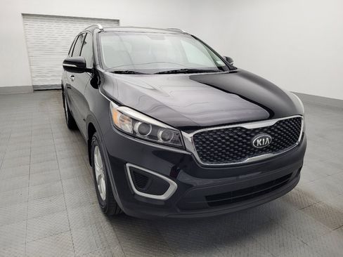 Used 2018 Kia Sorento FWD image 14