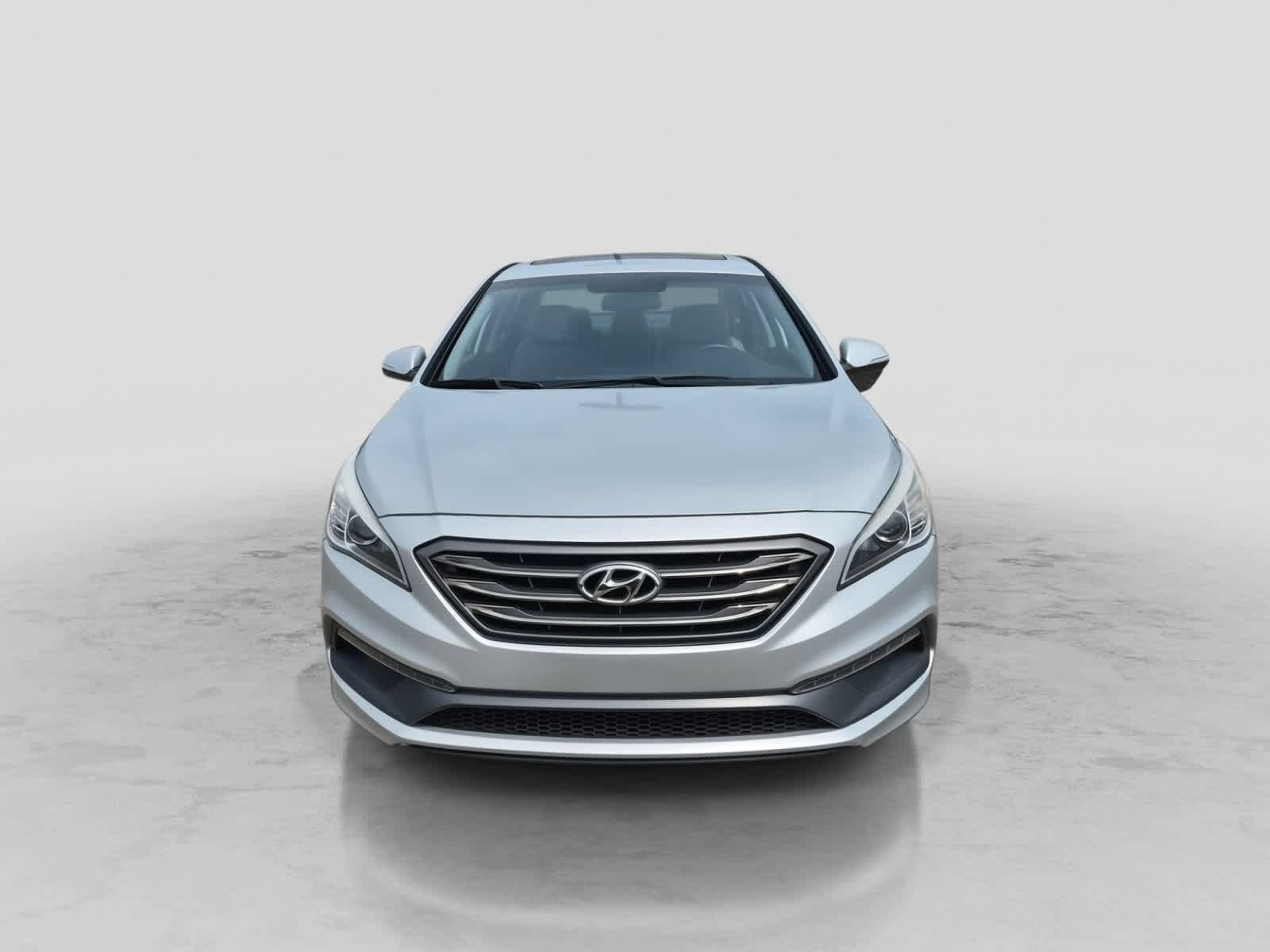 Used 2016 Hyundai Sonata Sport w/ Option Group 1V FWD image 3