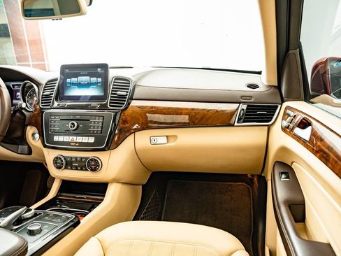 Used 2017 Mercedes-Benz GLS 450 4MATIC image 49