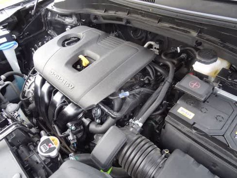 Used 2025 Kia Soul LX w/ LX Technology Package FWD image 32