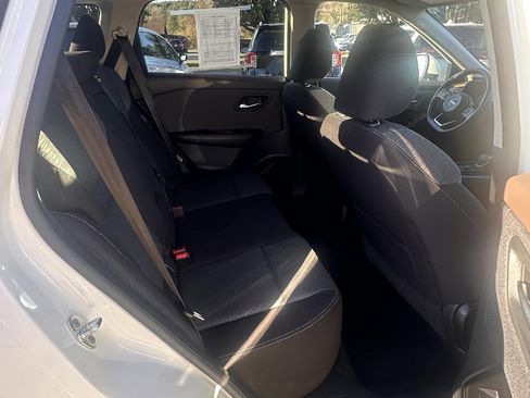 Used 2023 Nissan Rogue SV image 13