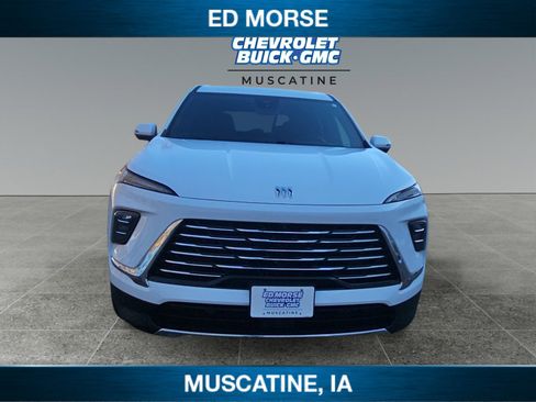 Used 2025 Buick Enclave Preferred image 8