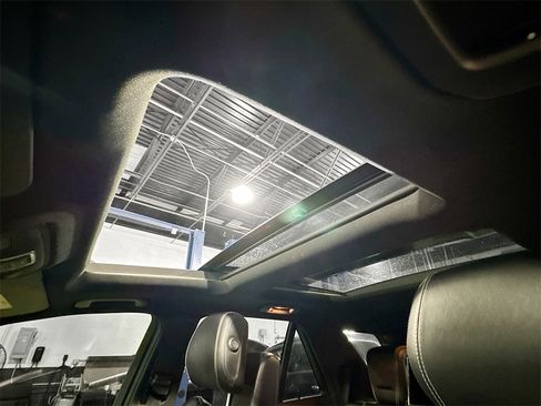 Used 2012 Mercedes-Benz ML 63 AMG 4MATIC image 24