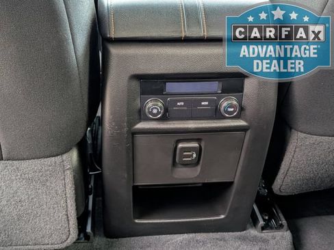 Used 2021 Chevrolet Traverse LT FWD image 21