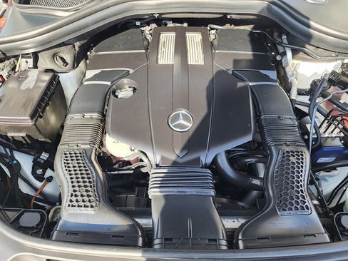 Used 2015 Mercedes-Benz GL 450 4MATIC w/ Lighting Package image 11