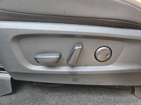 Used 2025 Nissan Pathfinder Platinum AWD/4WD image 14