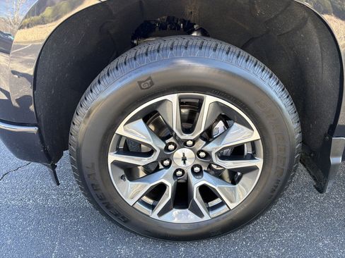 Used 2022 Chevrolet Silverado 1500 RST w/ Protection Package image 11