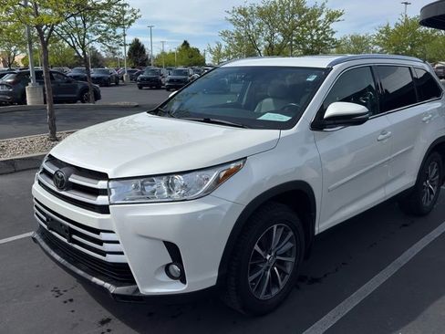 Used 2019 Toyota Highlander XLE w/ Protection Package #3 image 6