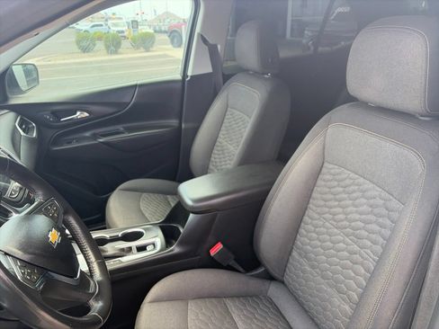 Used 2019 Chevrolet Equinox LT FWD image 12