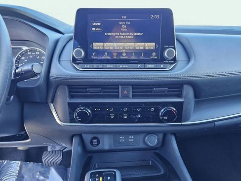 Used 2024 Nissan Rogue S image 25