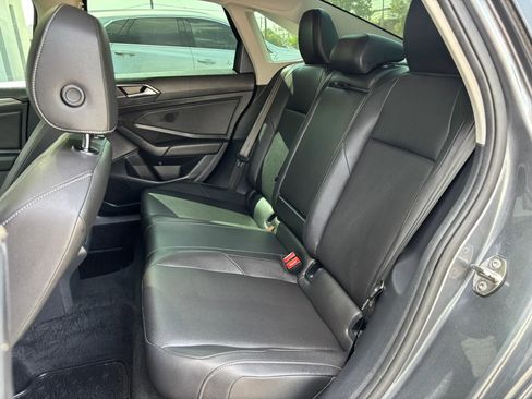 Used 2019 Volkswagen Jetta SEL w/ Cold Weather Package FWD image 59