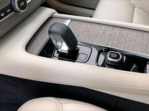 Used 2023 Volvo XC90 B6 Plus w/ Protection Package Premier image 19