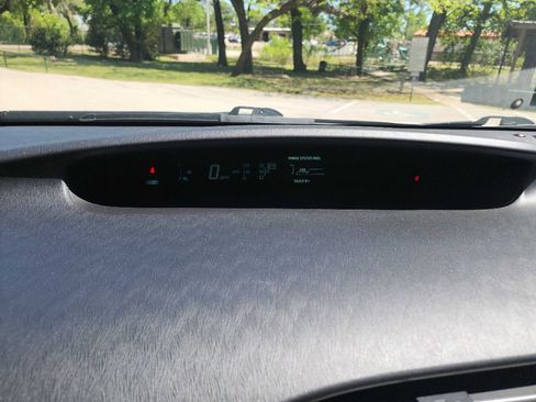 Used 2011 Toyota Prius Three image 17