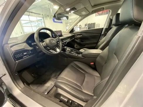Used 2023 Honda Accord Touring image 10