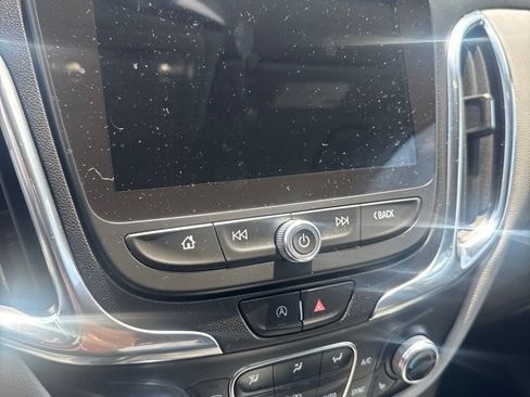 Used 2024 Chevrolet Equinox LT FWD image 19