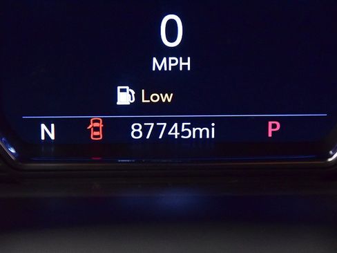 Used 2021 GMC Yukon SLT w/ SLT Premium Package image 17