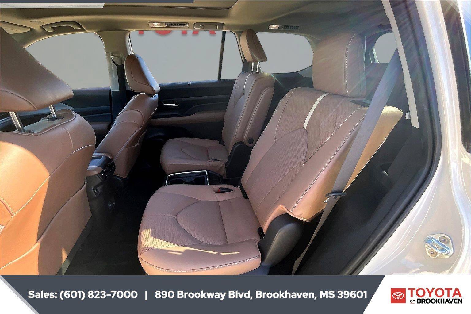 Used 2024 Toyota Grand Highlander AWD image 19