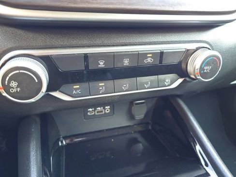 Used 2024 Nissan Altima 2.5 SV FWD image 21