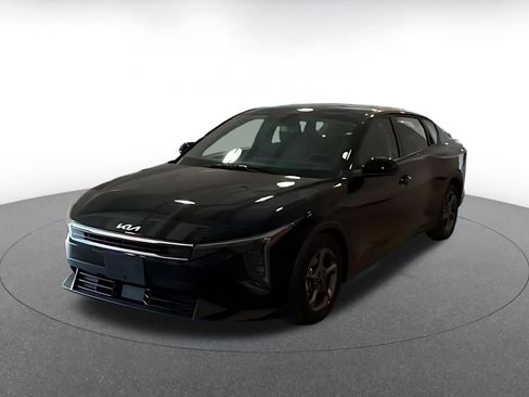 Used 2025 Kia K4 FWD image 3