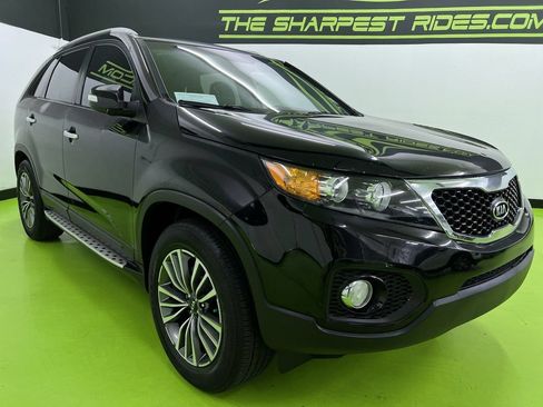 Used 2012 Kia Sorento LX w/ Convenience Pkg FWD image 2