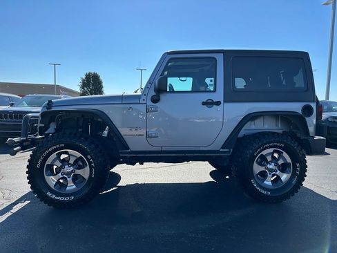 Certified 2018 Jeep Wrangler Sahara w/ Dual Top Group image 4